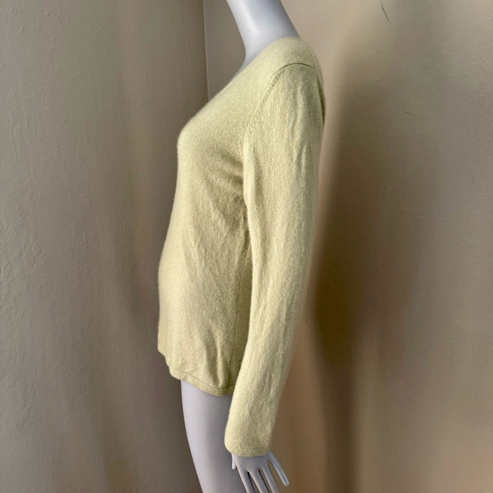 CHARTER CLUB 100% Cashmere V-Neck Sweater Celery Green Size Medium - Picture 3 of 11